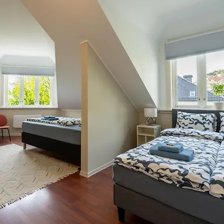 Big, Bright & Beautiful - With 6 Large Bedrooms * Берген