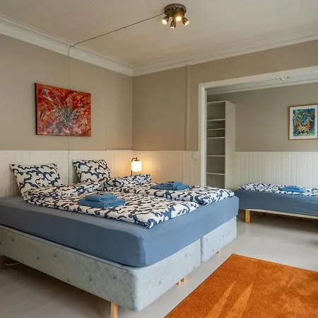 Big, Bright & Beautiful - With 6 Large Bedrooms Апартаменты Берген