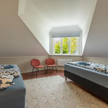 Апартаменты Big, Bright & Beautiful - With 6 Large Bedrooms *