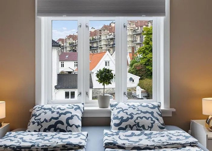 Big, Bright & Beautiful - With 6 Large Bedrooms Appartement *