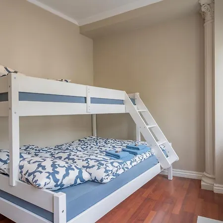 公寓 Big, Bright & Beautiful - With 6 Large Bedrooms